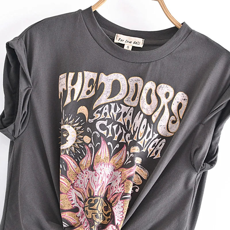 Valenzora | Crop T-shirt with button detail