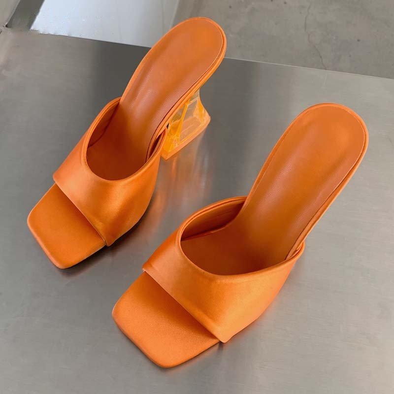 Valenzora | Whenever you act like Pump Sandals