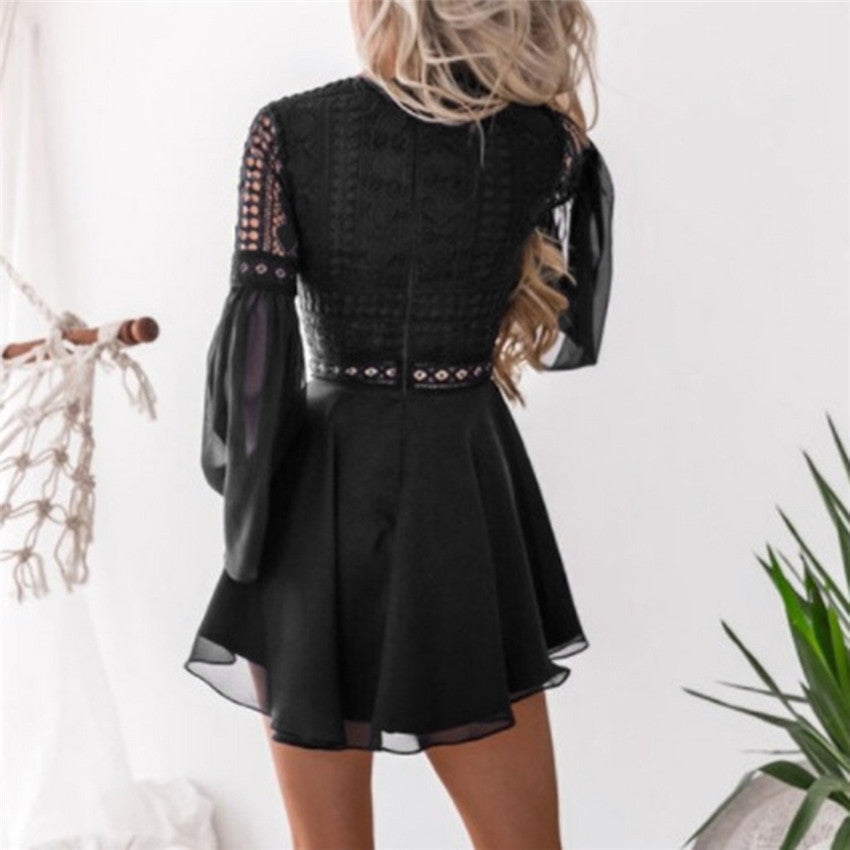 Valenzora | Lace mini dress with wide sleeves