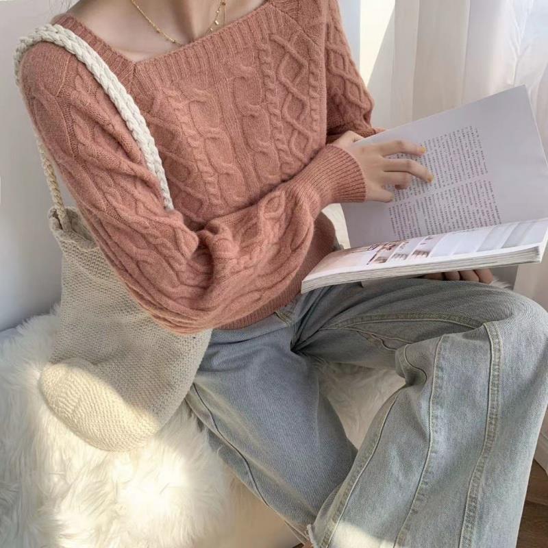 Valenzora - Sweater with square collar