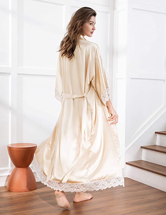 Valenzora | Long bathrobe with spider pattern