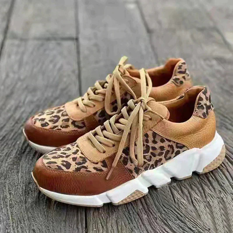 Casual vulcanized leopard print sneakers with thick soles