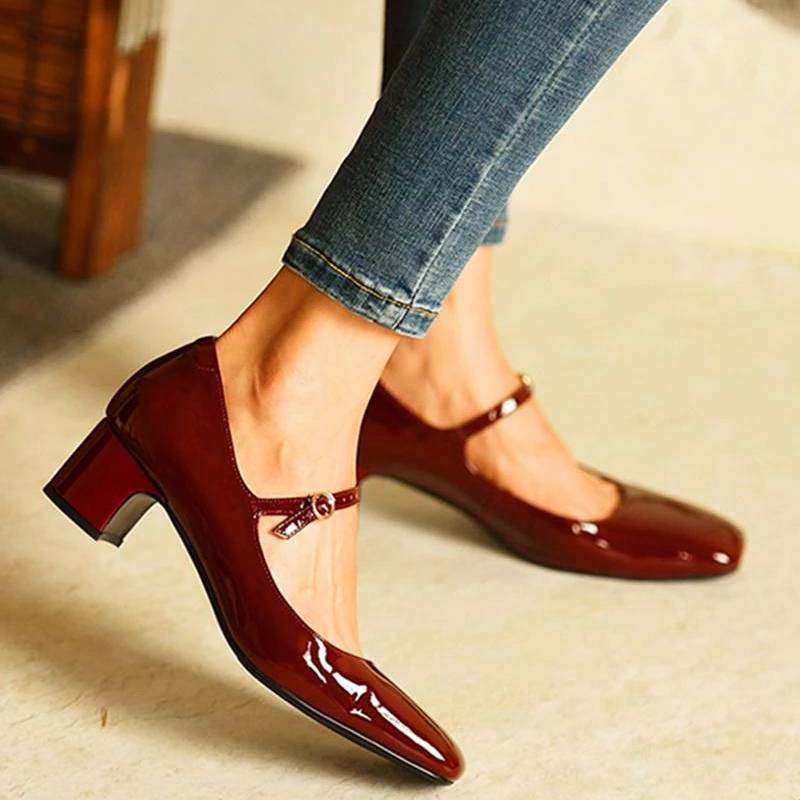 Valenzora | Shoes with shiny block heels