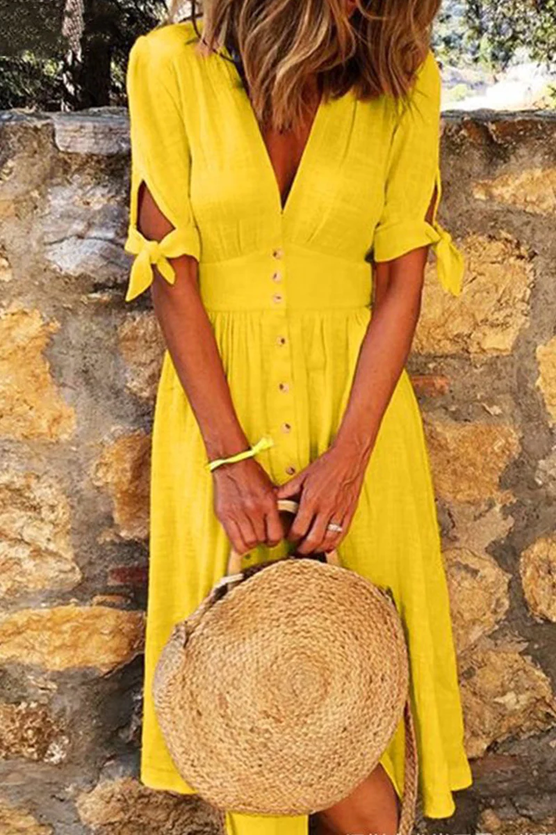 Valenzora | Elegant casual dresses with V-neck and buckle closure