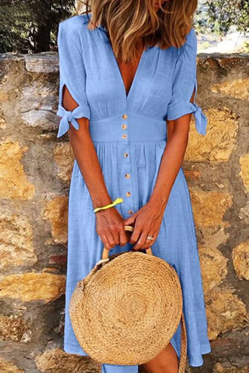 Valenzora | Elegant casual dresses with V-neck and buckle closure