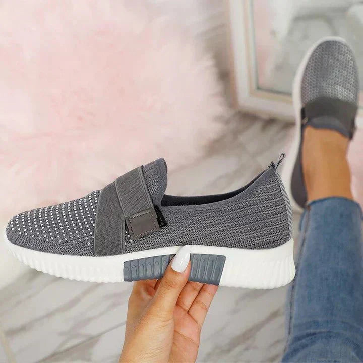 Valenzora | Slip-on sneakers for women with Velcro closure. Improve your running posture!