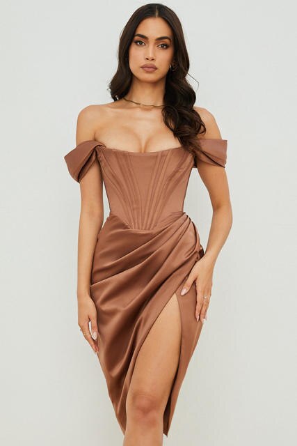Valenzora - Knee-length, figure-hugging evening dress with straps
