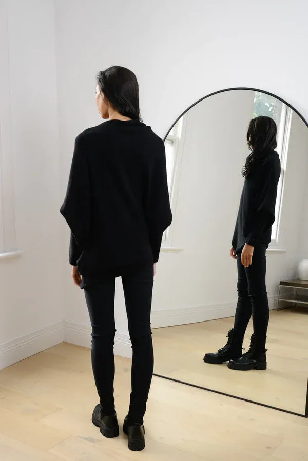 Valenzora | Asymmetrischer Damenpullover mit eleganter Drapierung