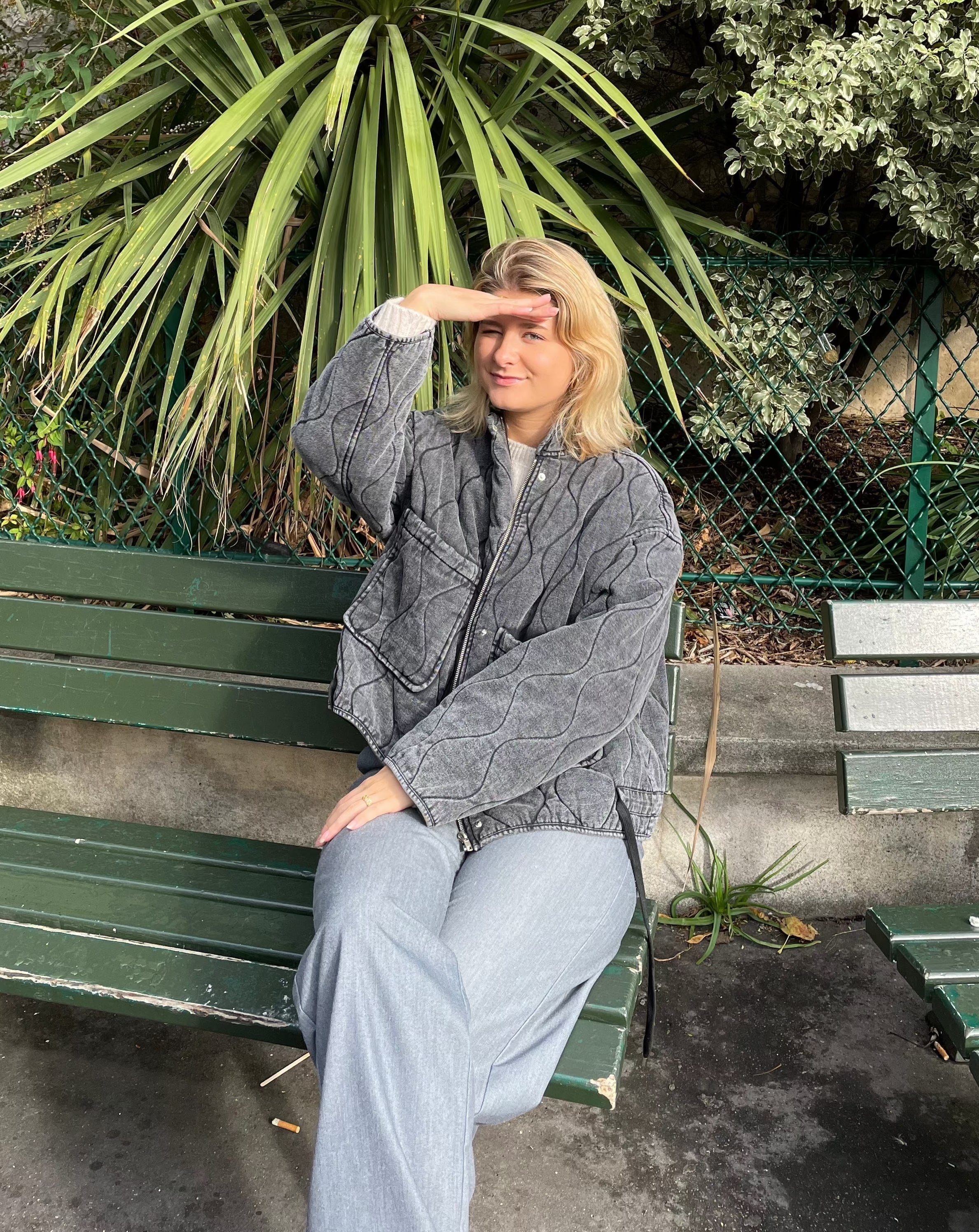 Valenzora | Graue Must-Have-Jacke mit großen Taschen