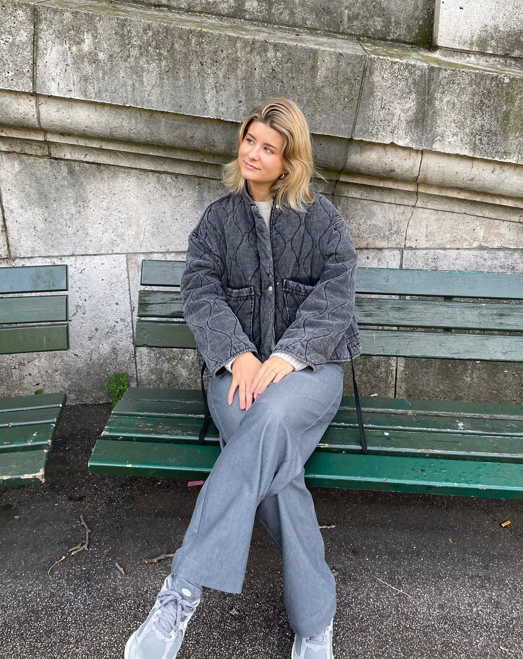 Valenzora | Graue Must-Have-Jacke mit großen Taschen