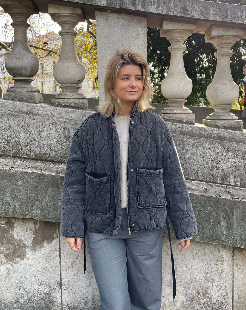 Valenzora | Graue Must-Have-Jacke mit großen Taschen