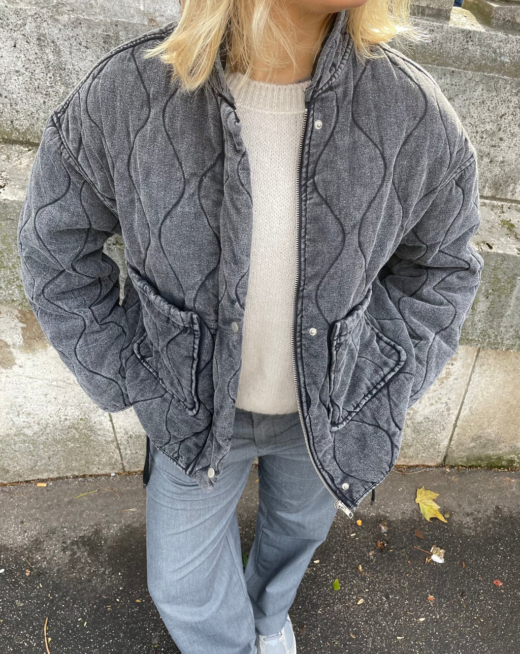 Valenzora | Graue Must-Have-Jacke mit großen Taschen