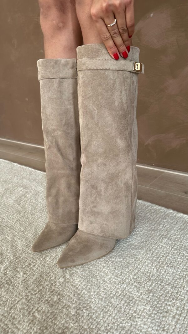 Valenzora | Classic Boots