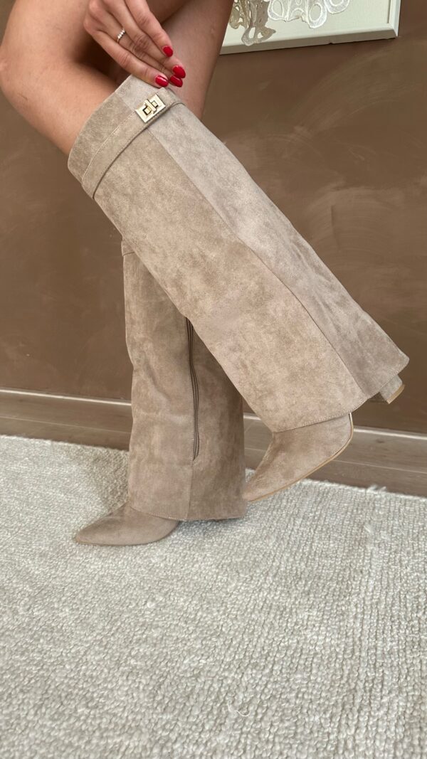 Valenzora | Classic Boots