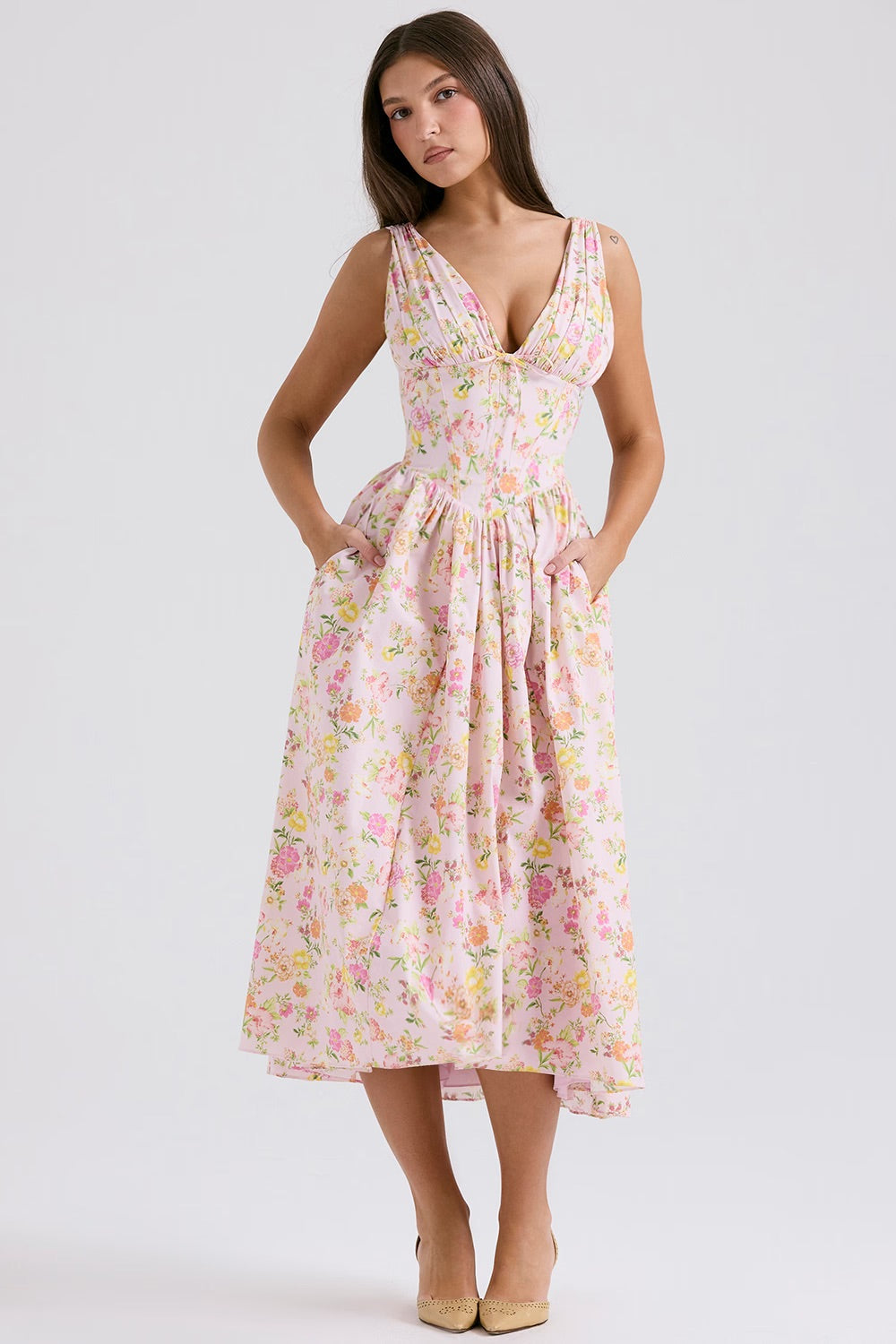 Valenzora | Evening dress with a classic silhouette for women