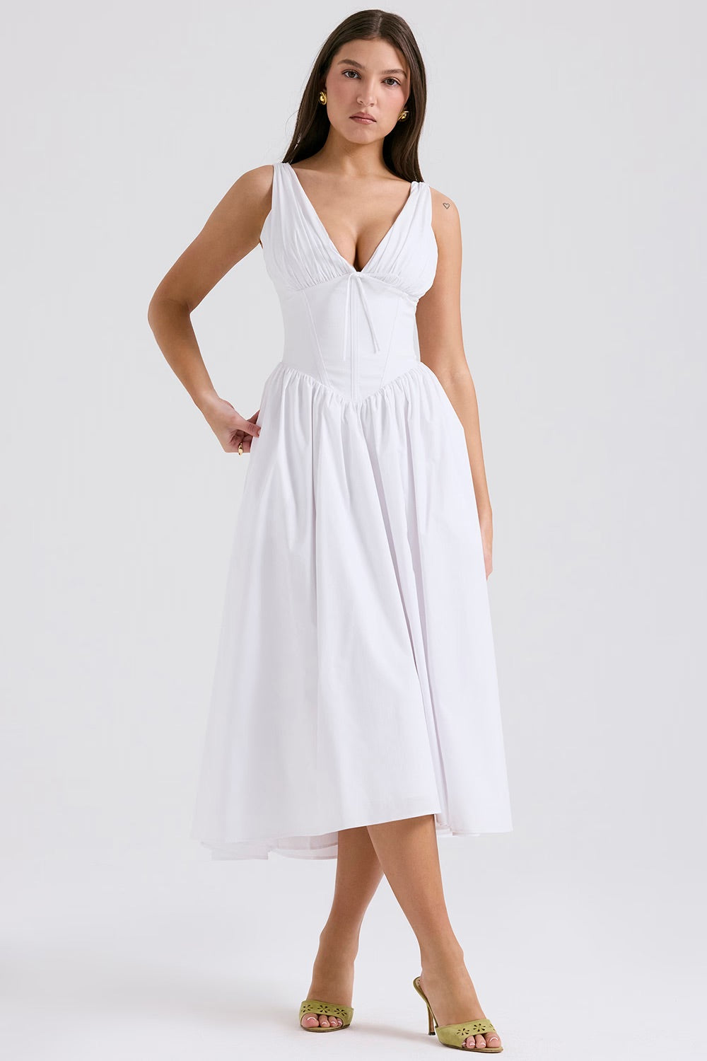 Valenzora | Evening dress with a classic silhouette for women