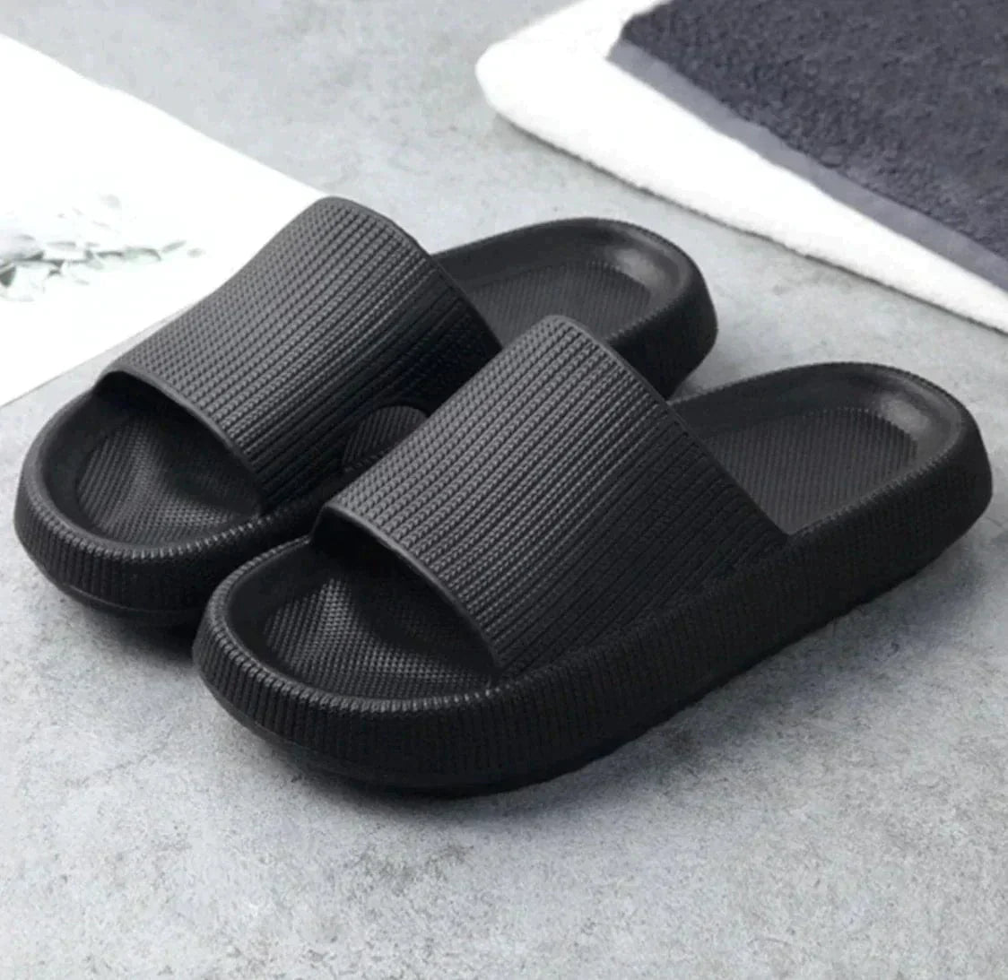 Valenzora | Soft, comfortable beach slippers