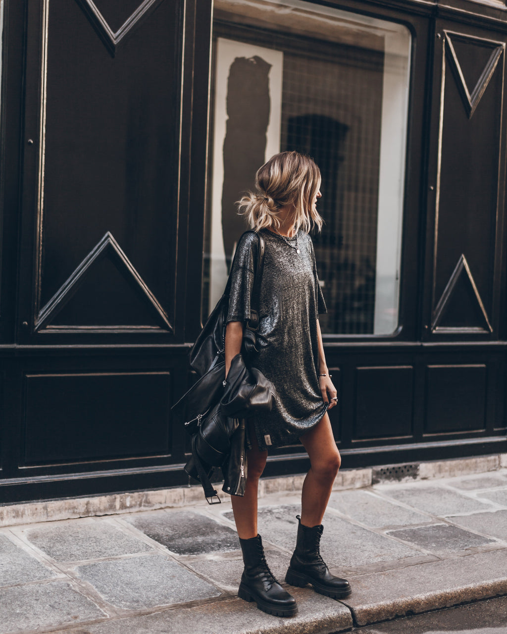 Valenzora | The dark glittery linen dress