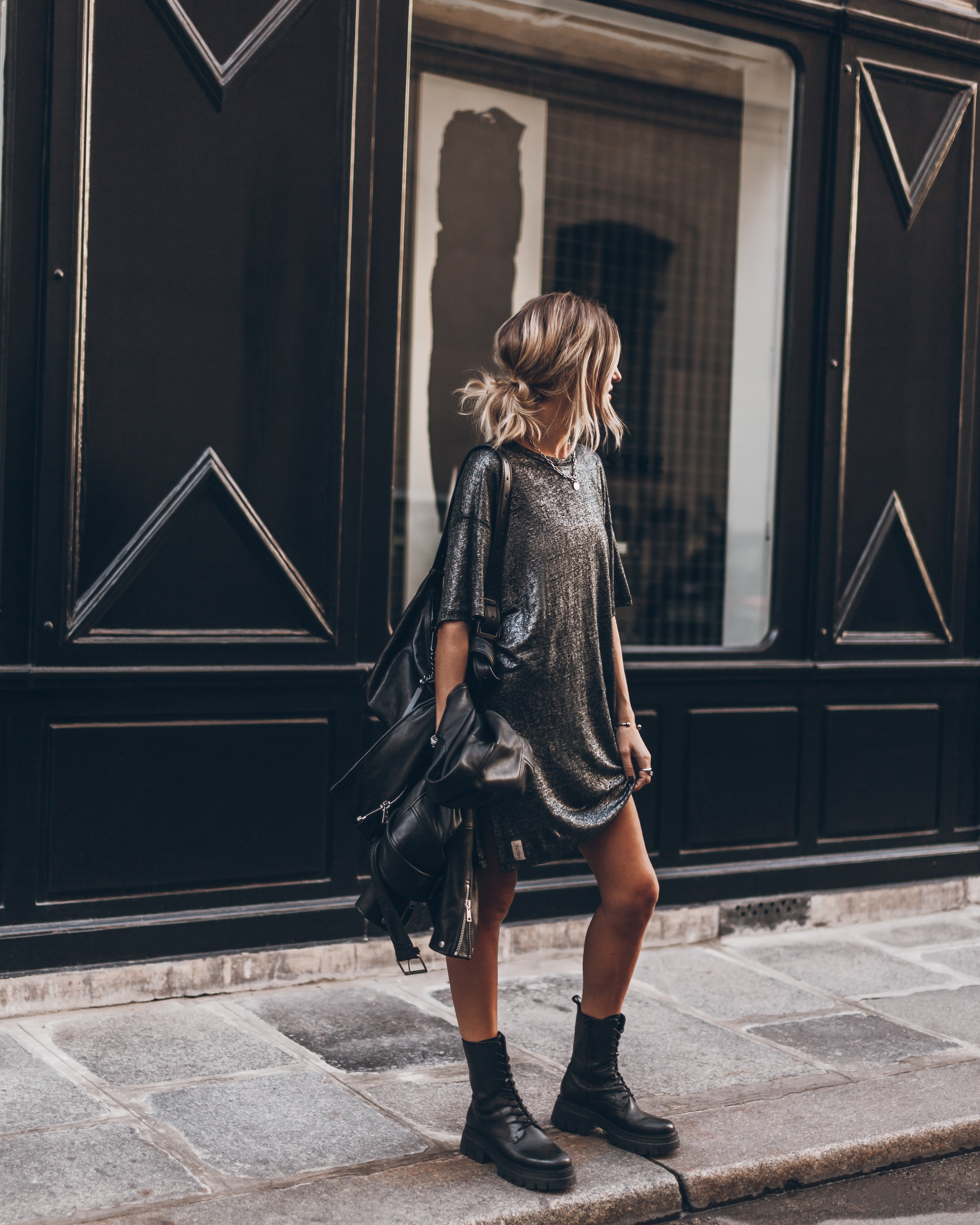Valenzora | The dark glittery linen dress