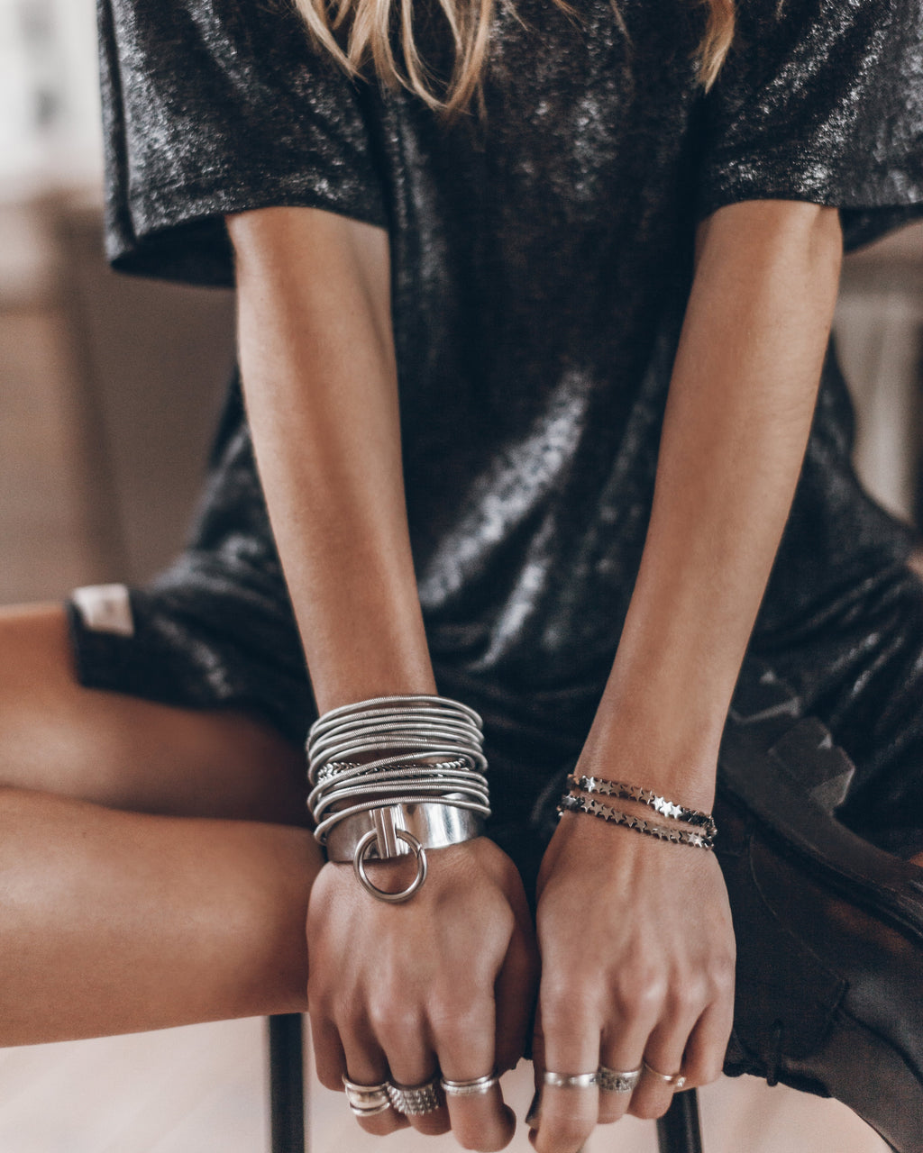 Valenzora | The dark glittery linen dress