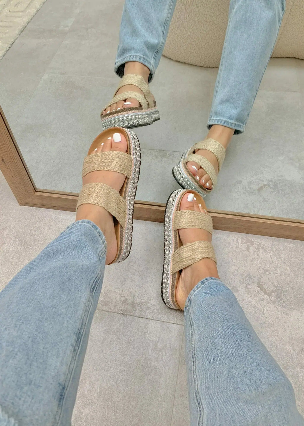 Valenzora | Elegant Slides