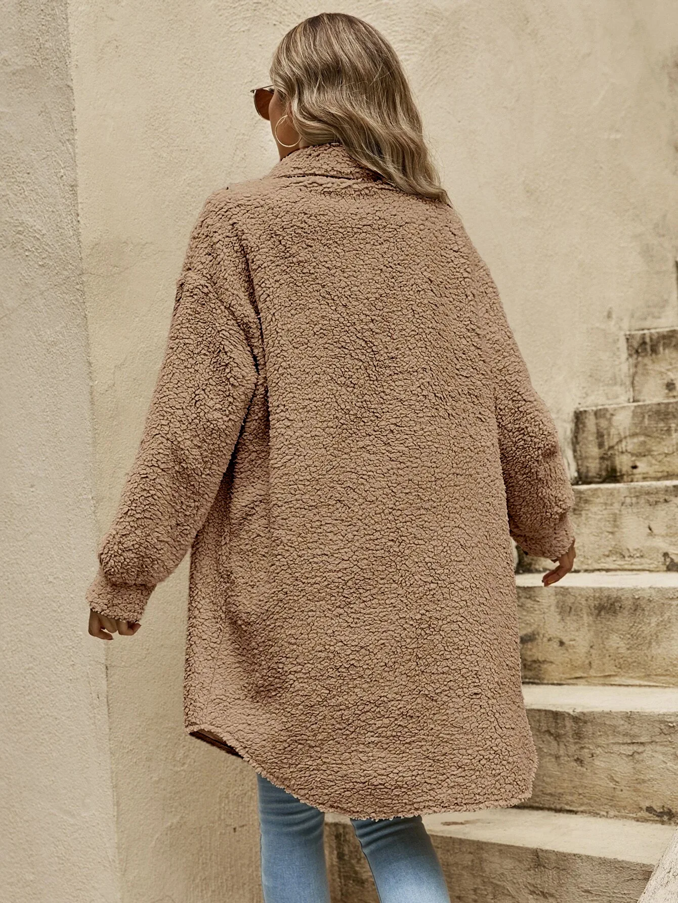 Valenzora - Women's button-up coat with eye-catching buttons