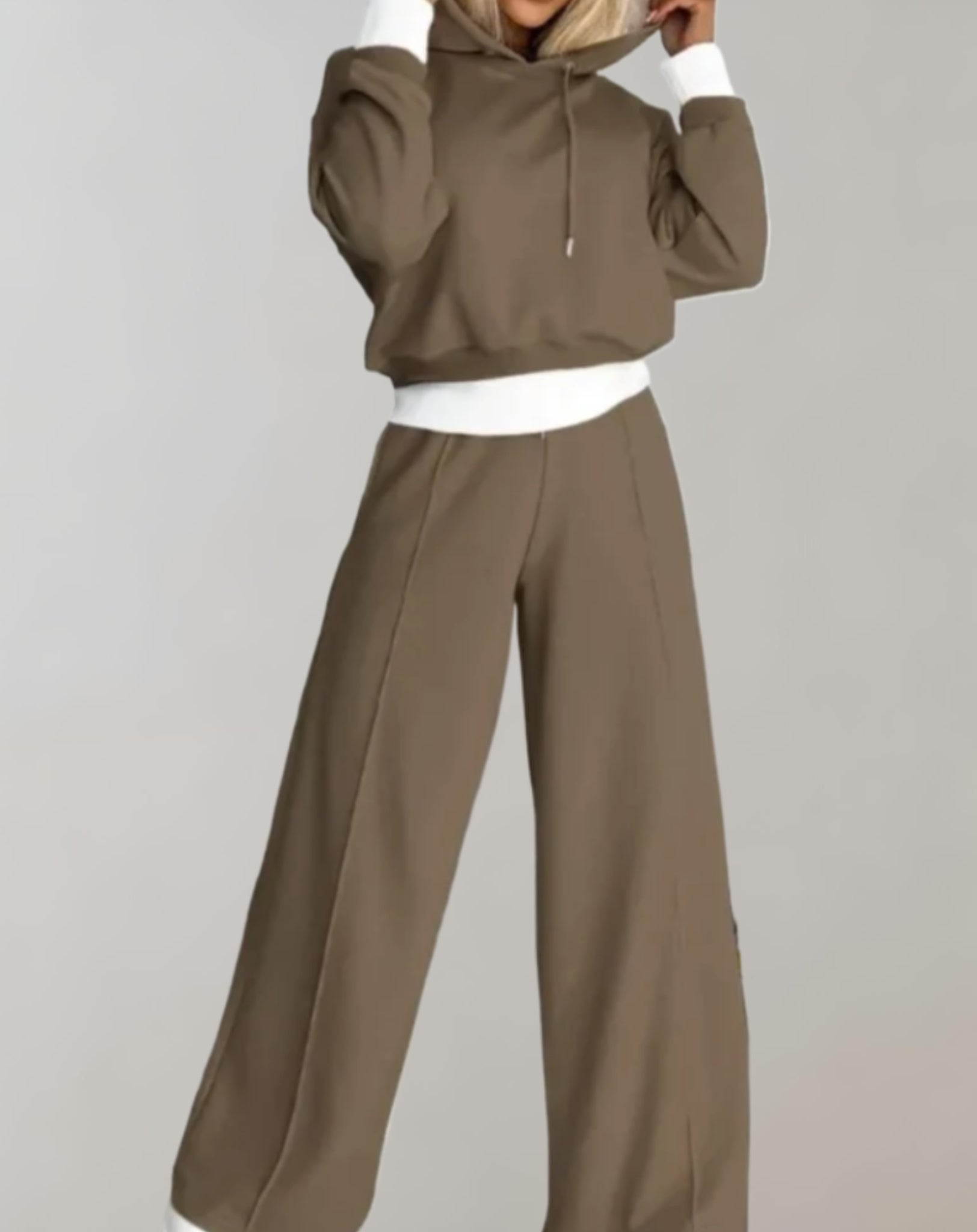 Valenzora | 2-Piece Set with a Two-Tone Hoodie and Wide-Leg Trousers for Women