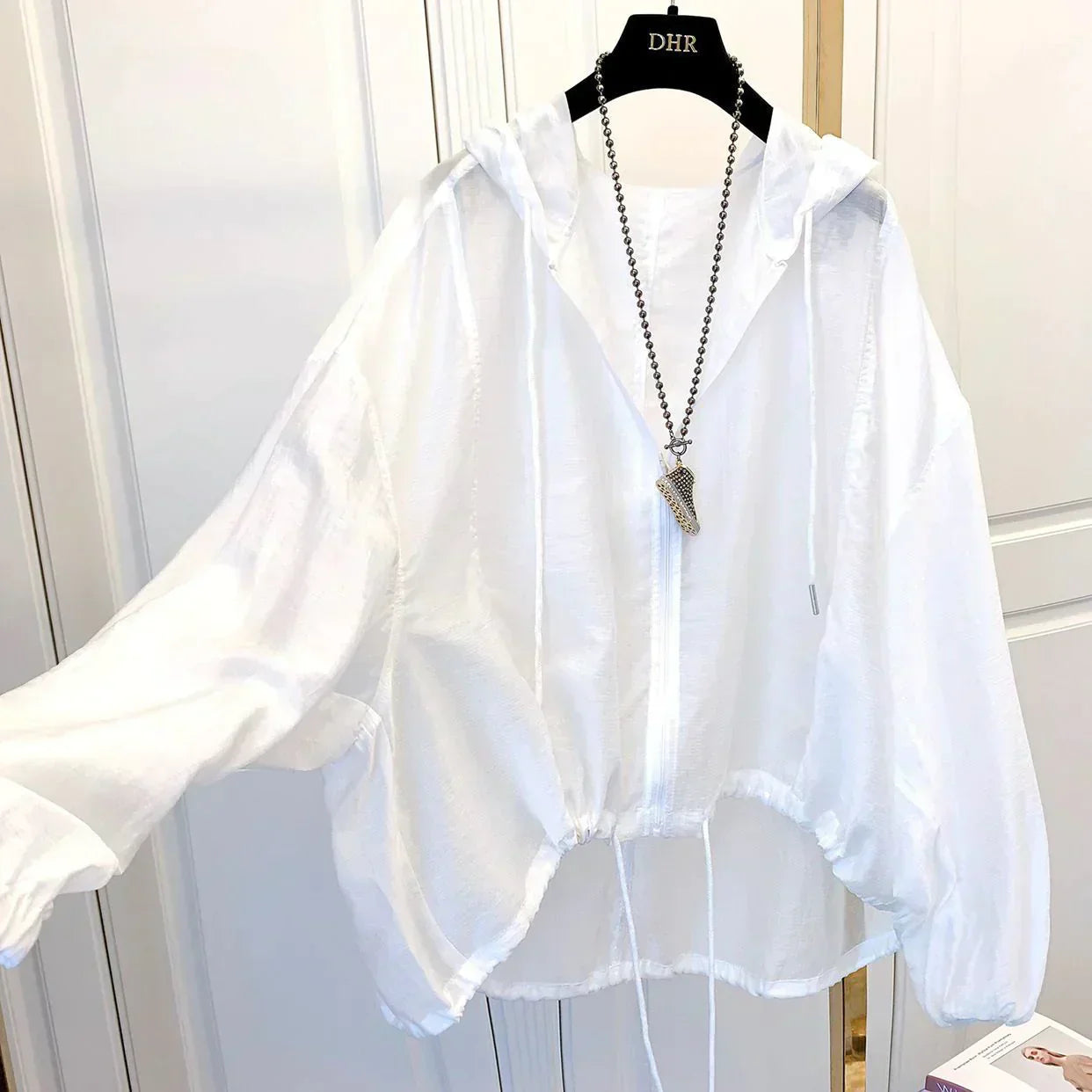Valenzora | See-through jacket