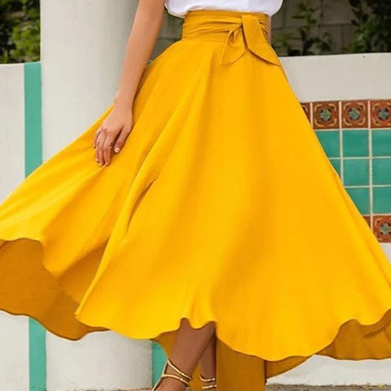 Valenzora | Lange Vintage-Hose mit hohem Bund und breitem Gürtel, einfarbig