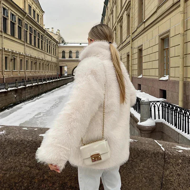Valenzora | Short, fluffy women's faux fur jackets Valenzora | for women
