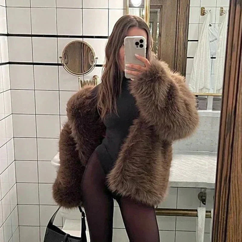 Valenzora | Short, fluffy women's faux fur jackets Valenzora | for women