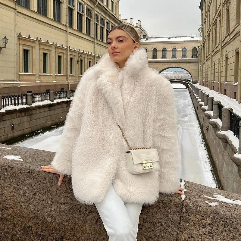 Valenzora | Short, fluffy women's faux fur jackets Valenzora | for women