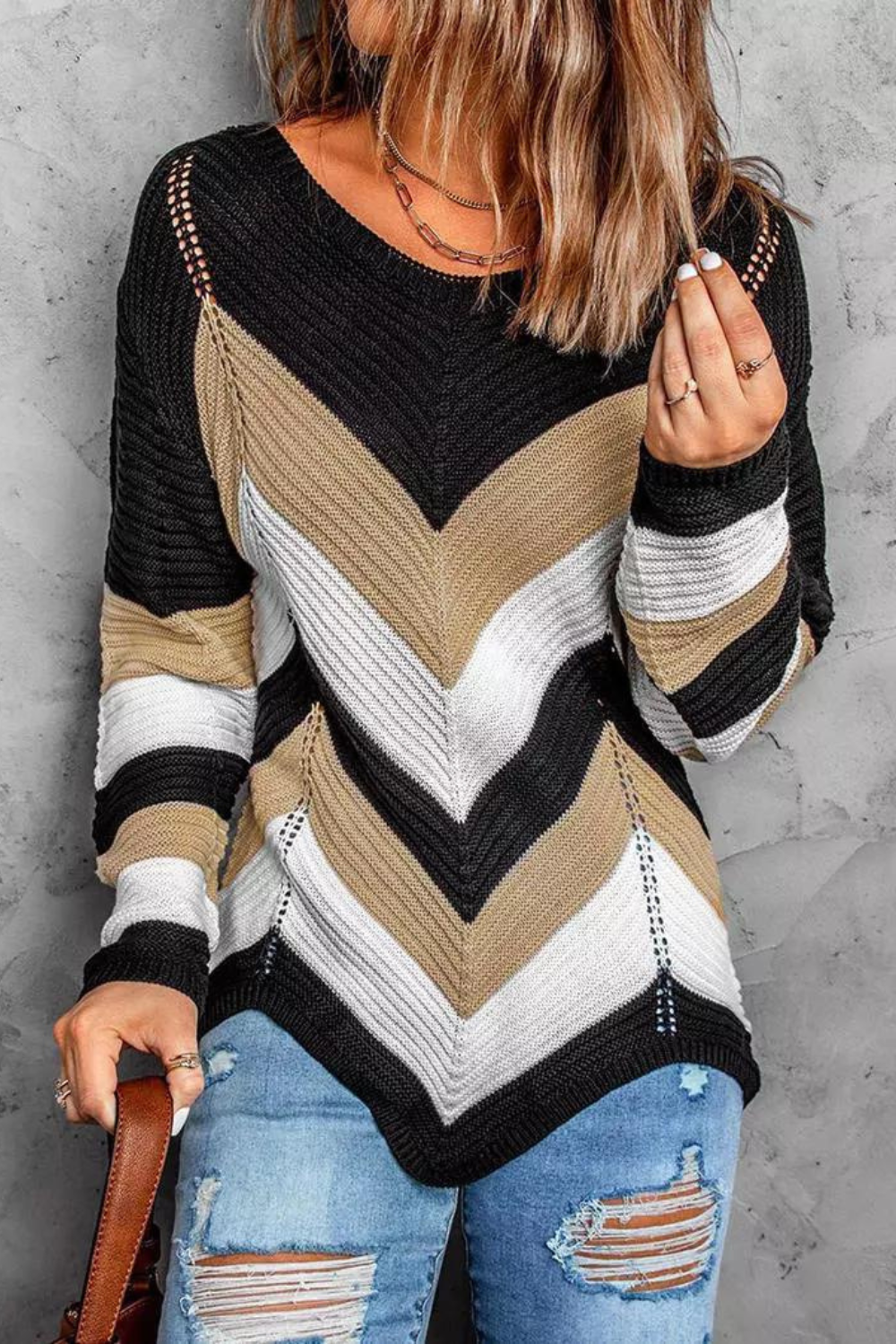 Uncomplicated and trendy winter sweater
