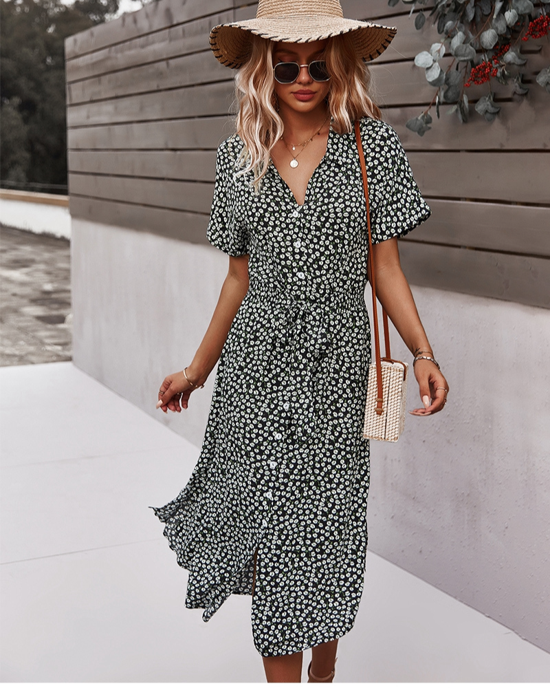 Valenzora | Summer Midi Dress This floral dress is a must-have for this summer