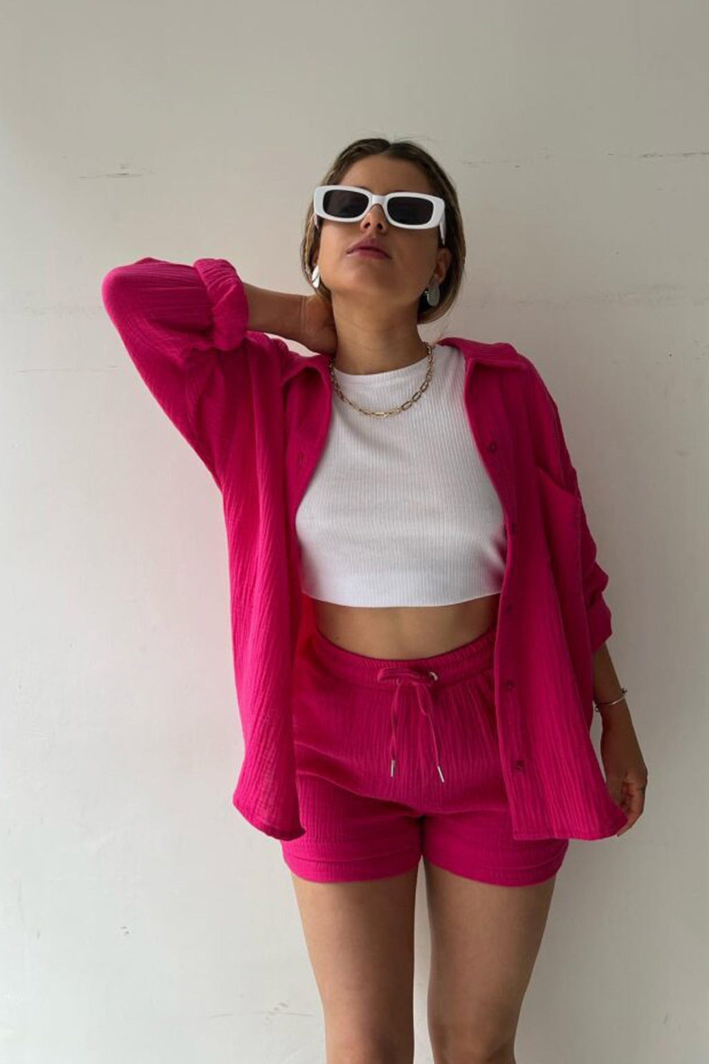 Stylish and cozy long-sleeved shirt and shorts set