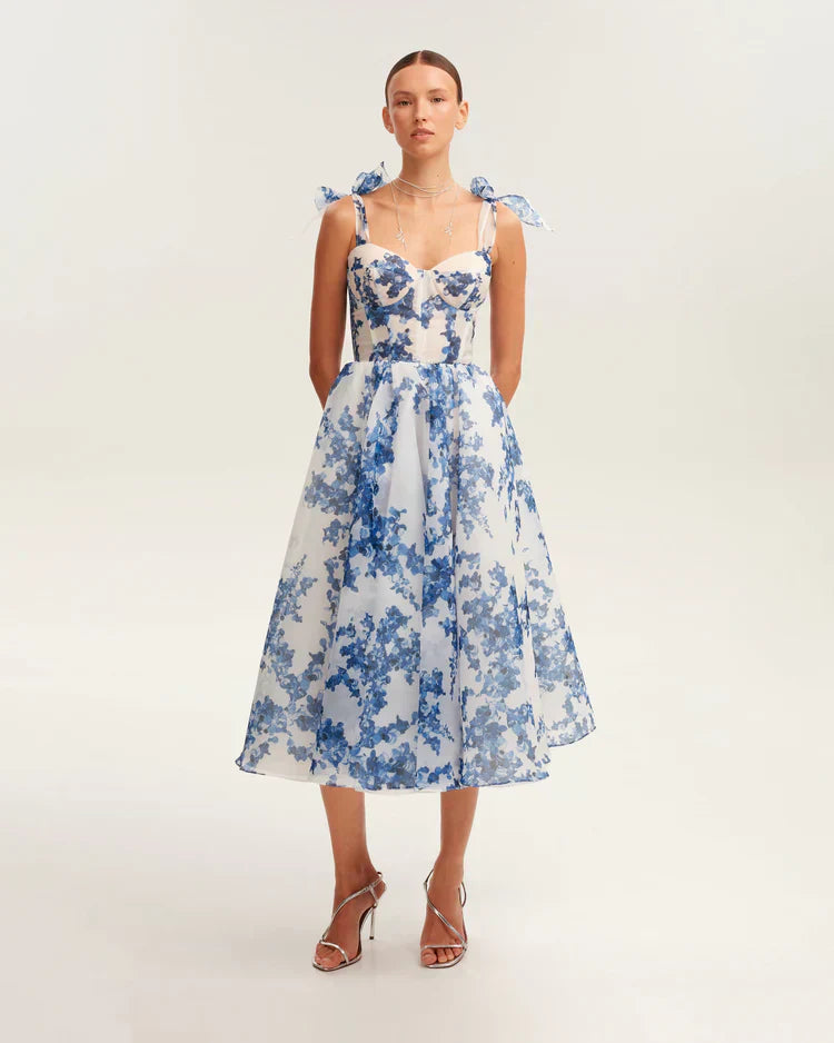 Valenzora | Blue organza midi dress with hydrangea pattern