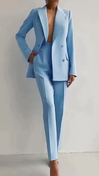 Valenzora | Elegant double-breasted suit for women