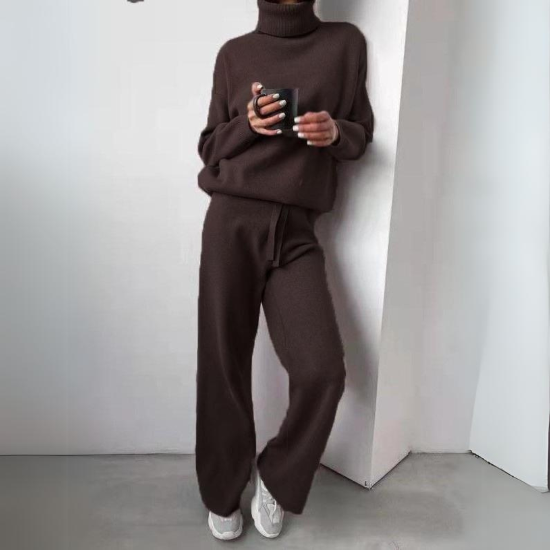 Valenzora | Comfortable 2-piece set consisting of a turtleneck sweater and long trousers