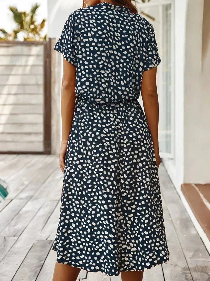Valenzora – Elegantes kurzärmeliges Hemdblusenkleid mit Polka Dots und Tunnelzug in der Taille