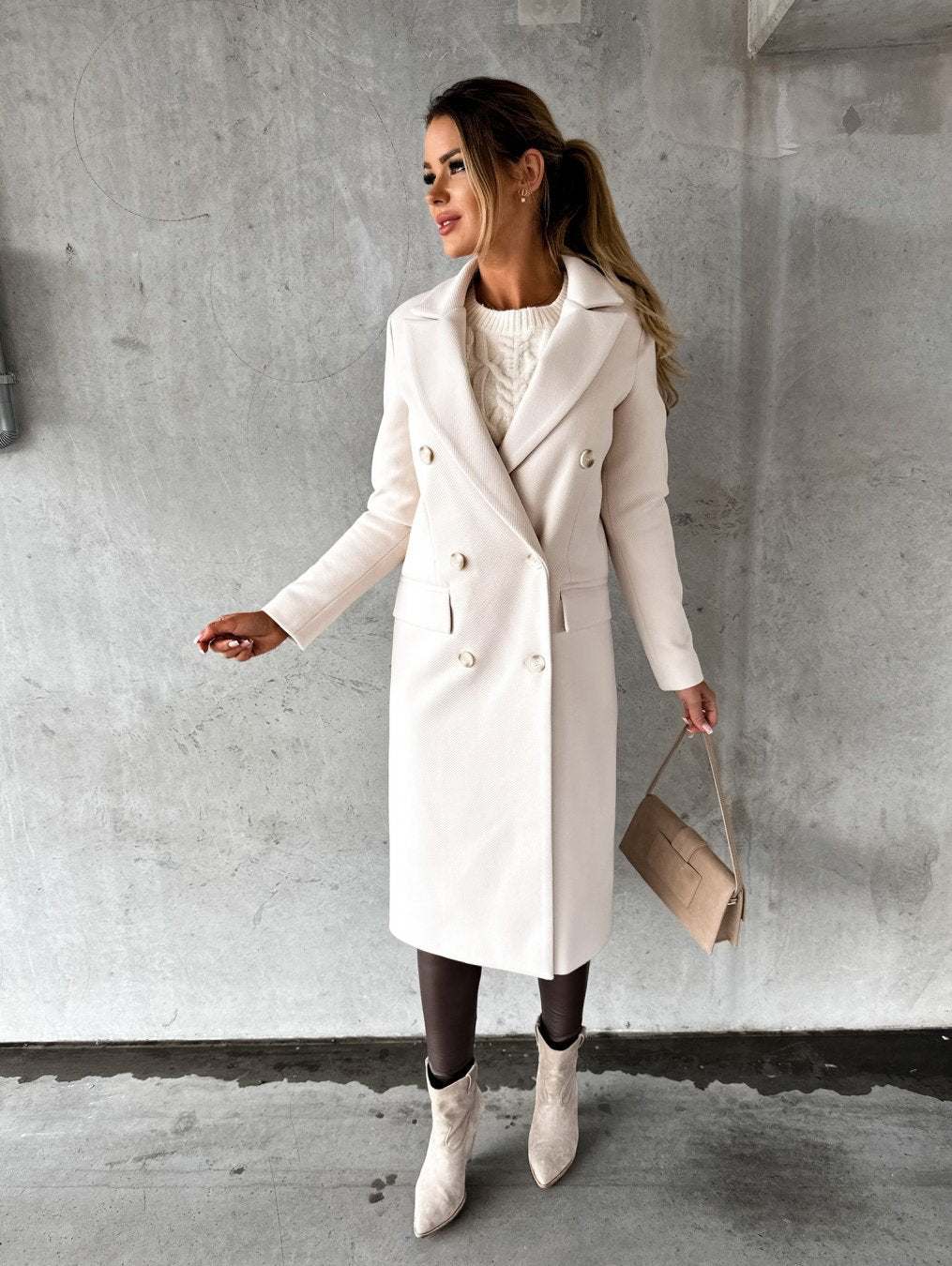 Elegant women's coat