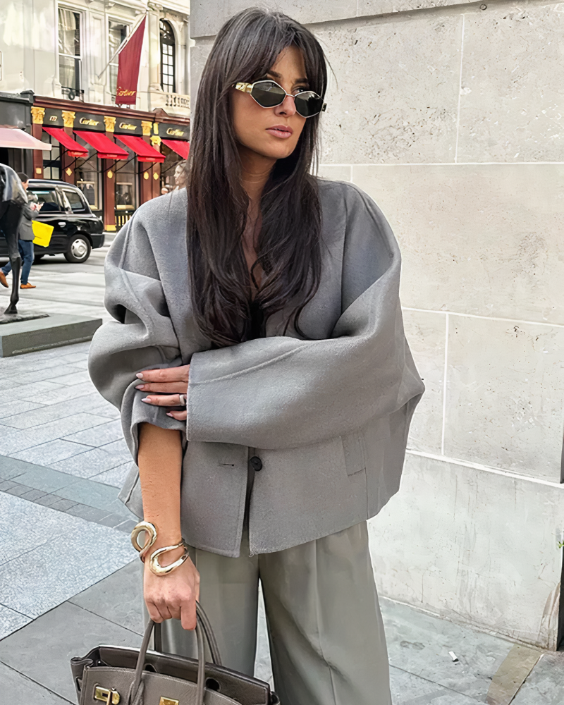Valenzora - Women's oversized cropped jacket with wide-leg trousers