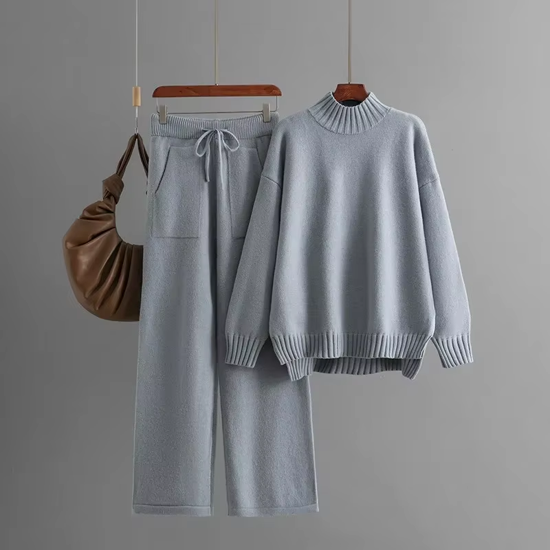 Valenzora | Stylish set consisting of a long-sleeved sweater and straight-leg trousers