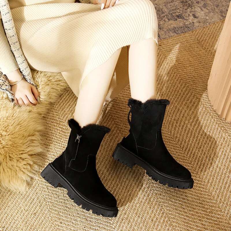 Fashionable boots for women