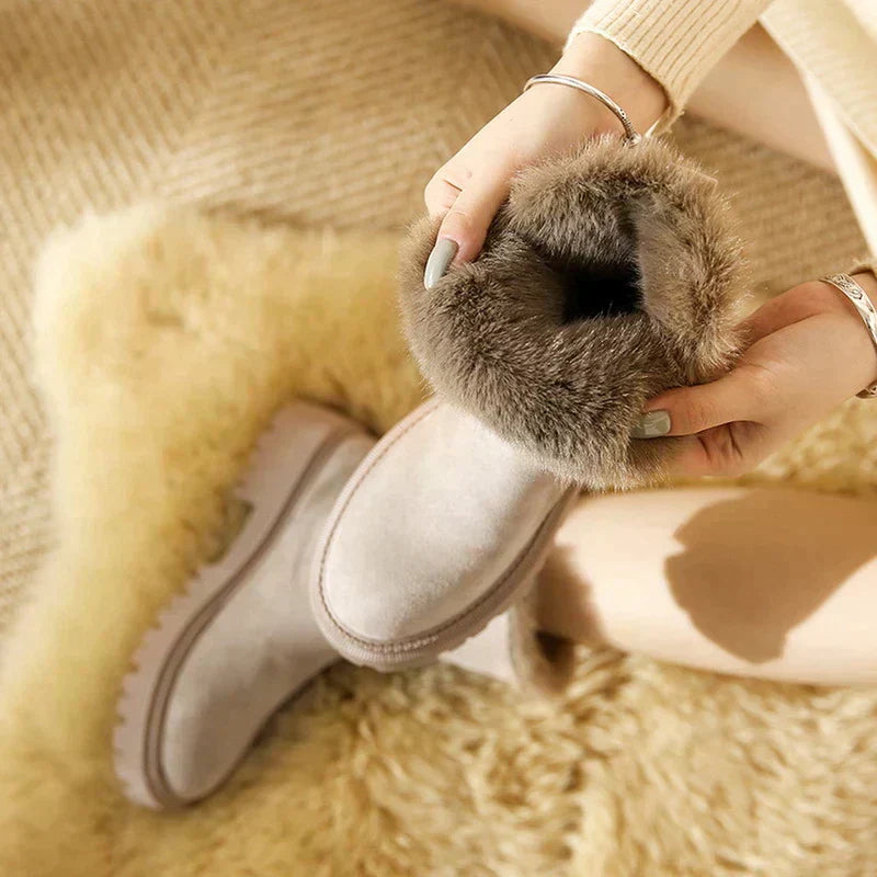 Fashionable boots for women