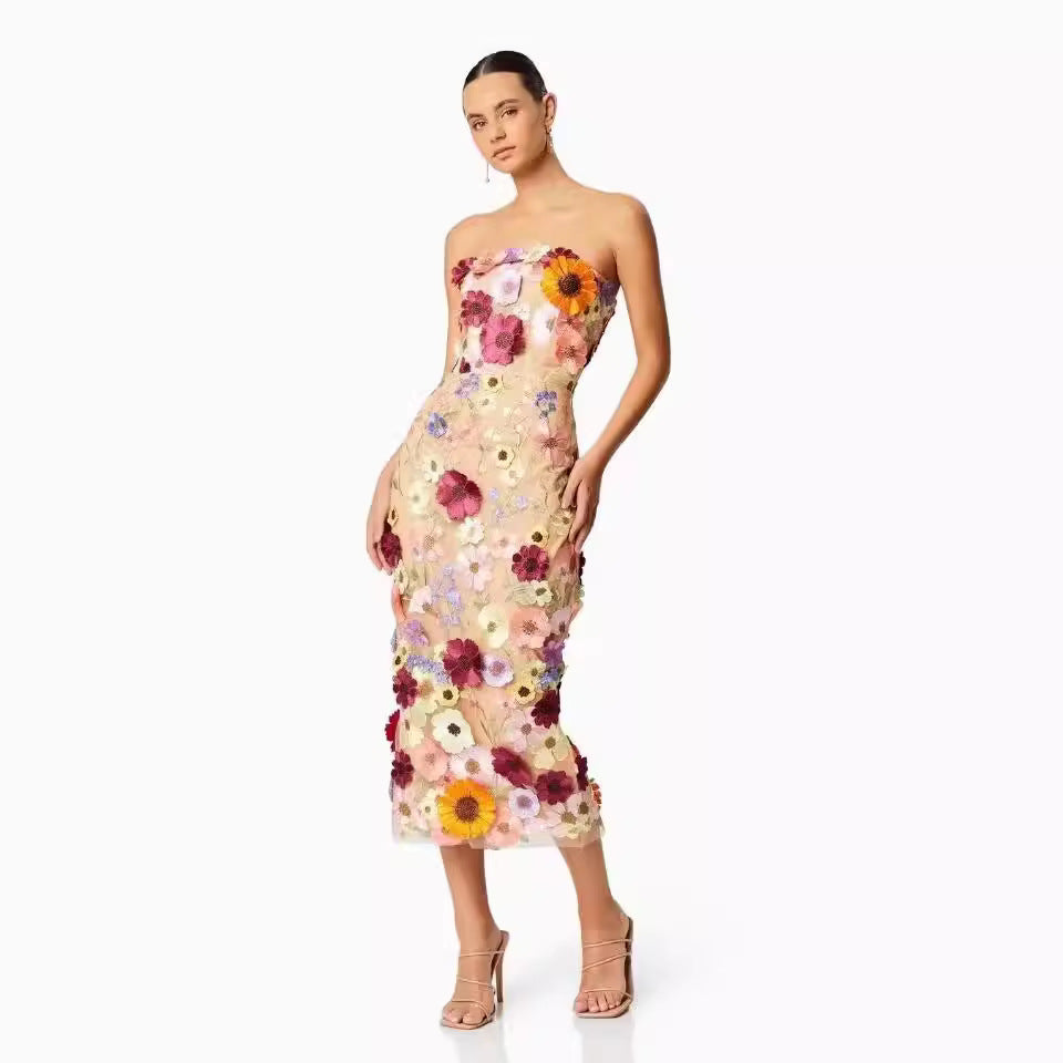 Women's dress with floral embroidery design and elegant, fitted cut, size S