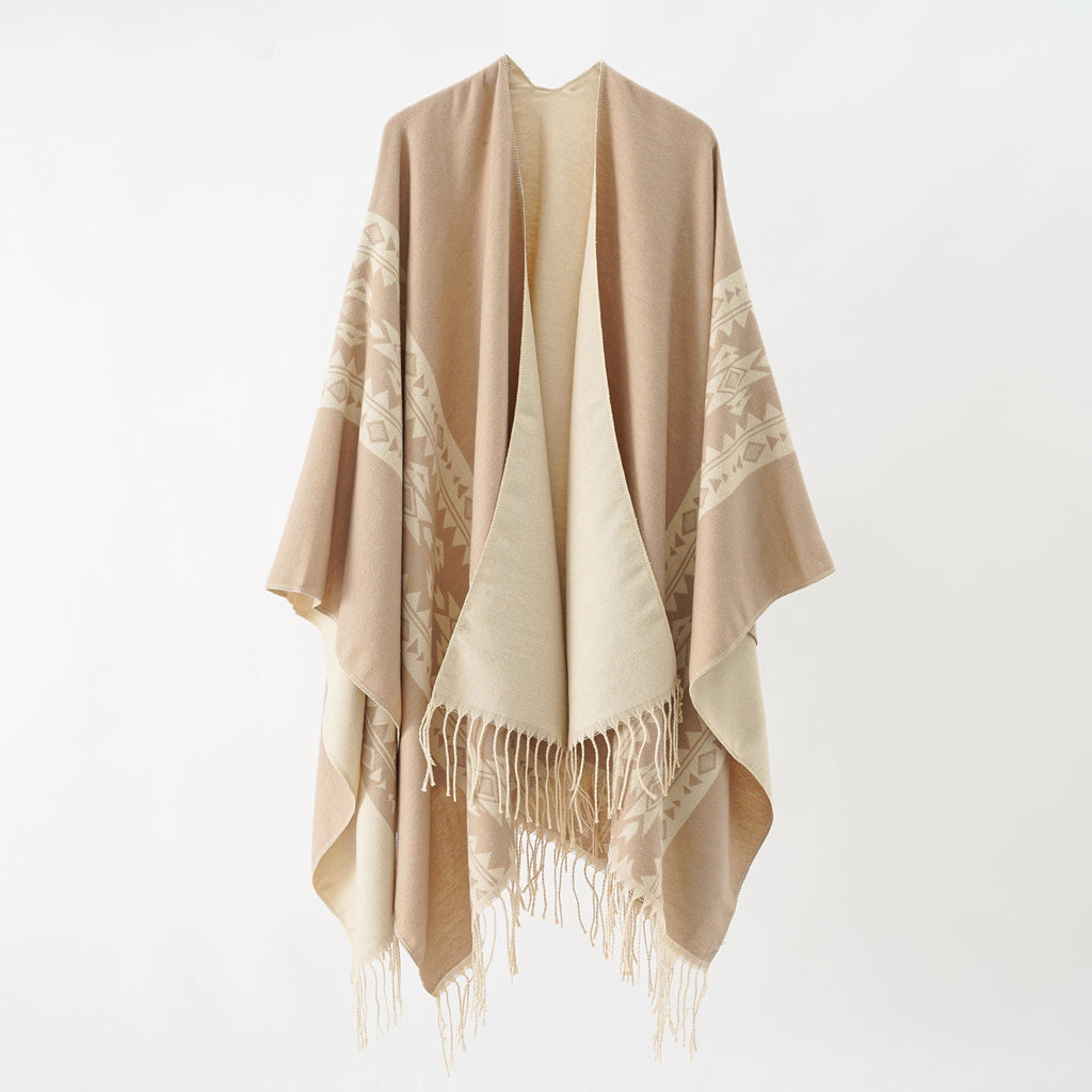 Eleganter Damen-Strickponcho mit künstlerischen Fransen und floralen Akzenten Valenzora