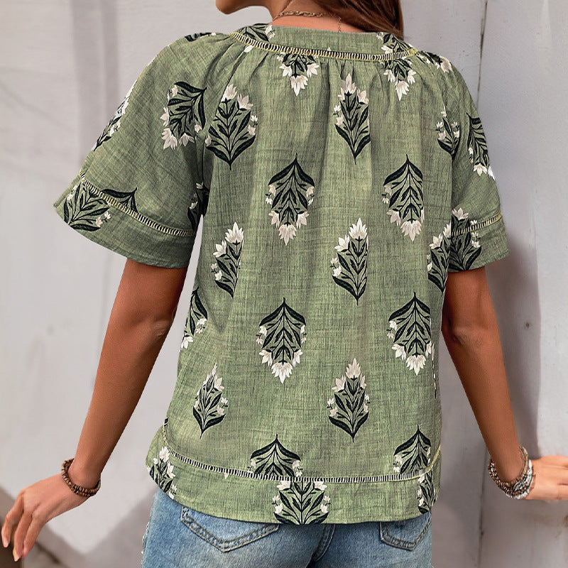 Women's blouse with floral print and V-neck, size