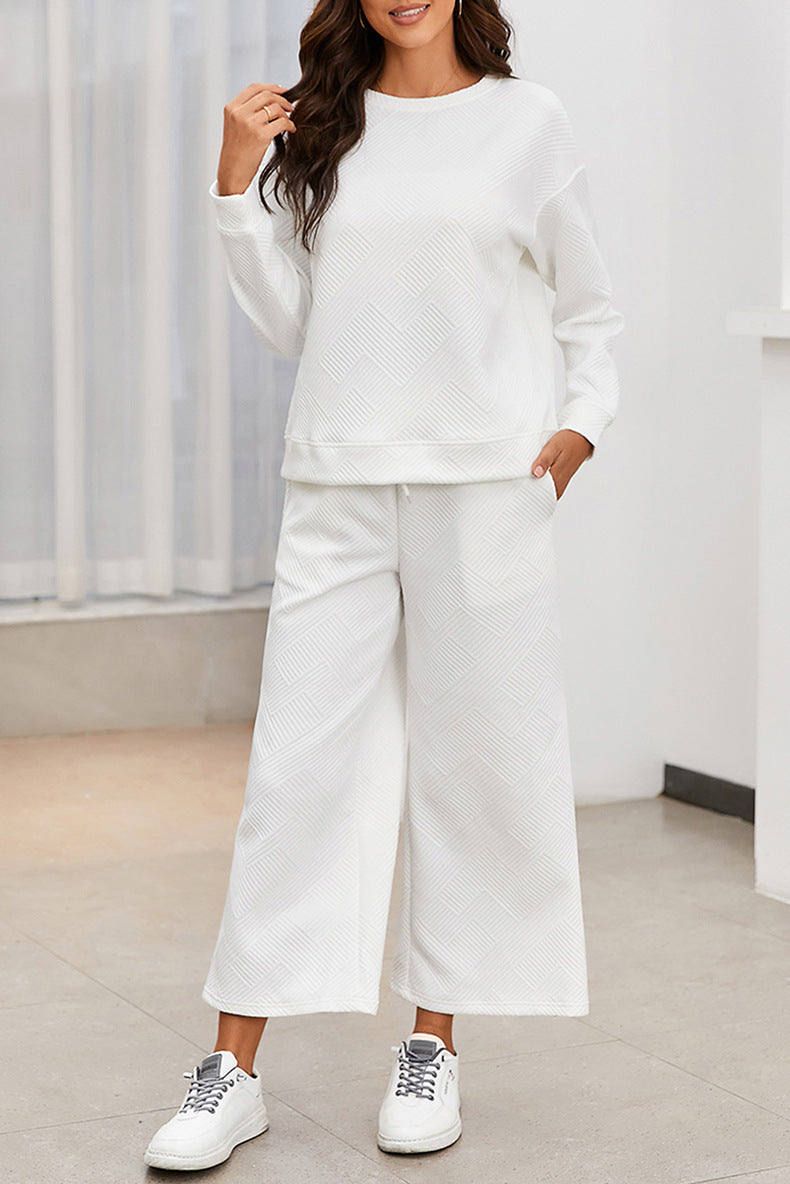 Women's comfortable lounge set with textured pattern, size