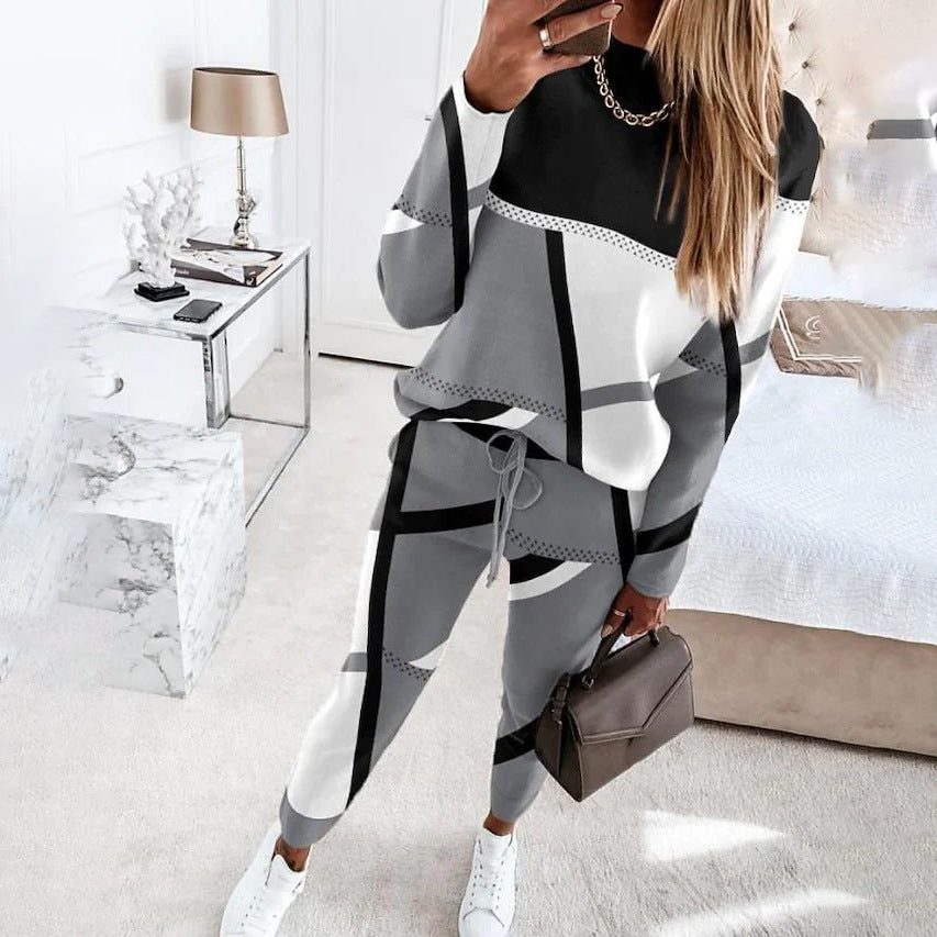 Women's fashionable sports set with graphic pattern and elastic waistband, size S