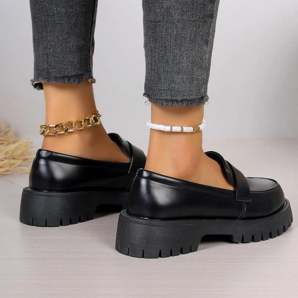 Valenzora | Black platform moccasins